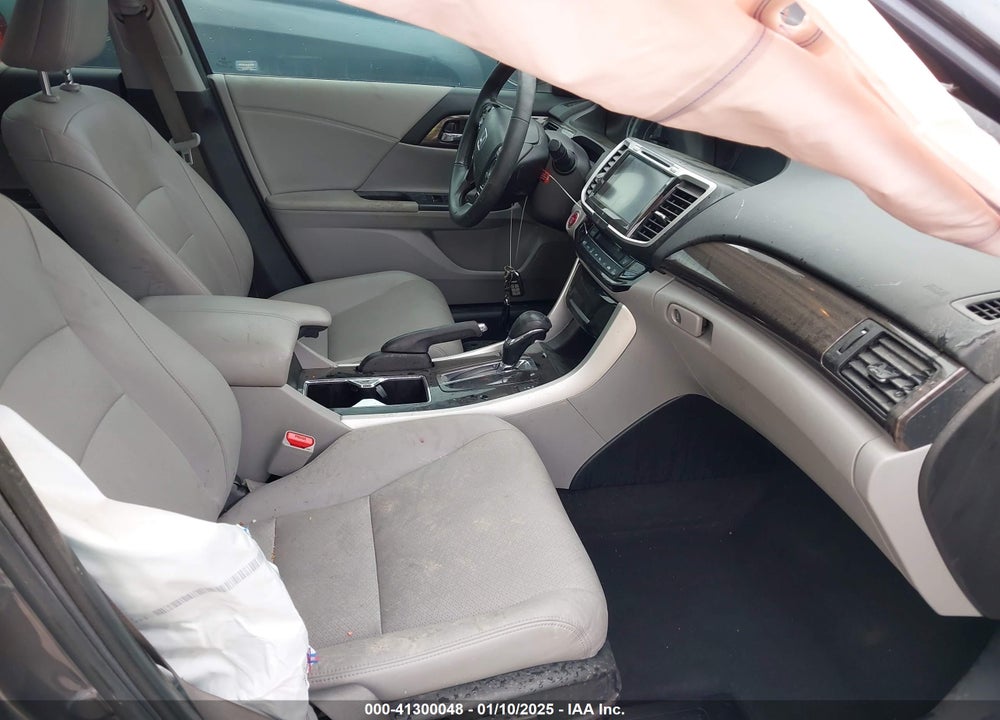 2017 HONDA ACCORD VIN: 1HGCR3F97HA028928