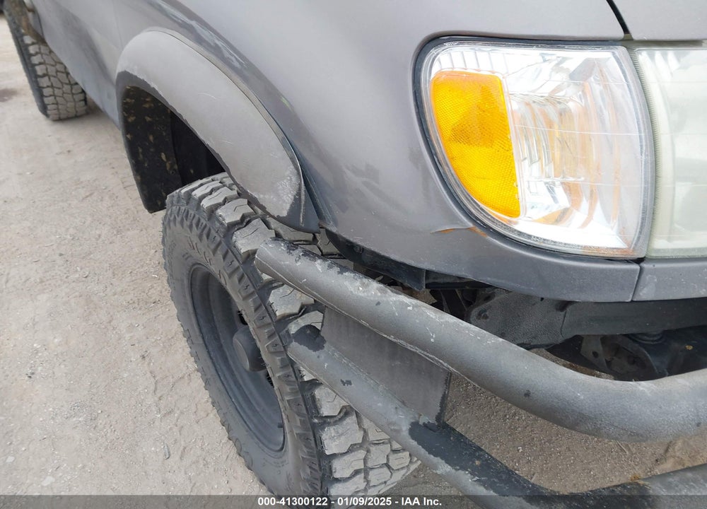 2002 TOYOTA TUNDRA SR5 V8 VIN: 5TBBT44172S298338