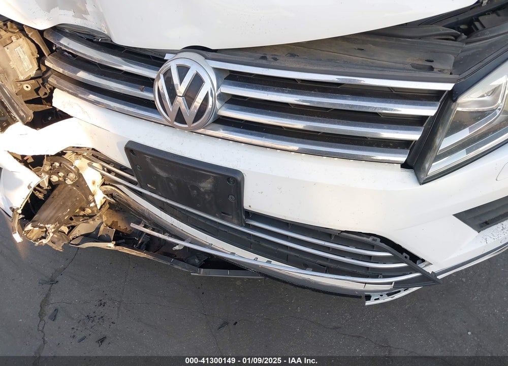 2017 VOLKSWAGEN TOUAREG VIN: WVGRF7BP6HD003848