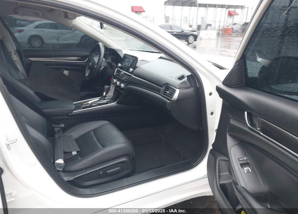 2022 HONDA ACCORD VIN: 1HGCV1F43NA055558