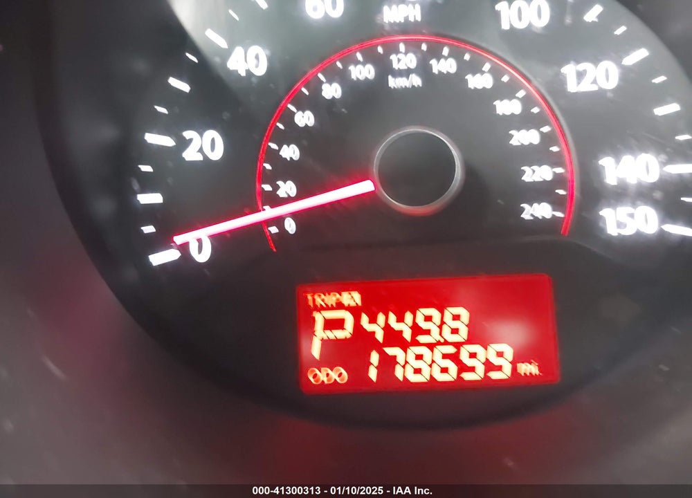 2013 KIA SORENTO VIN: 5XYKT3A11DG401159