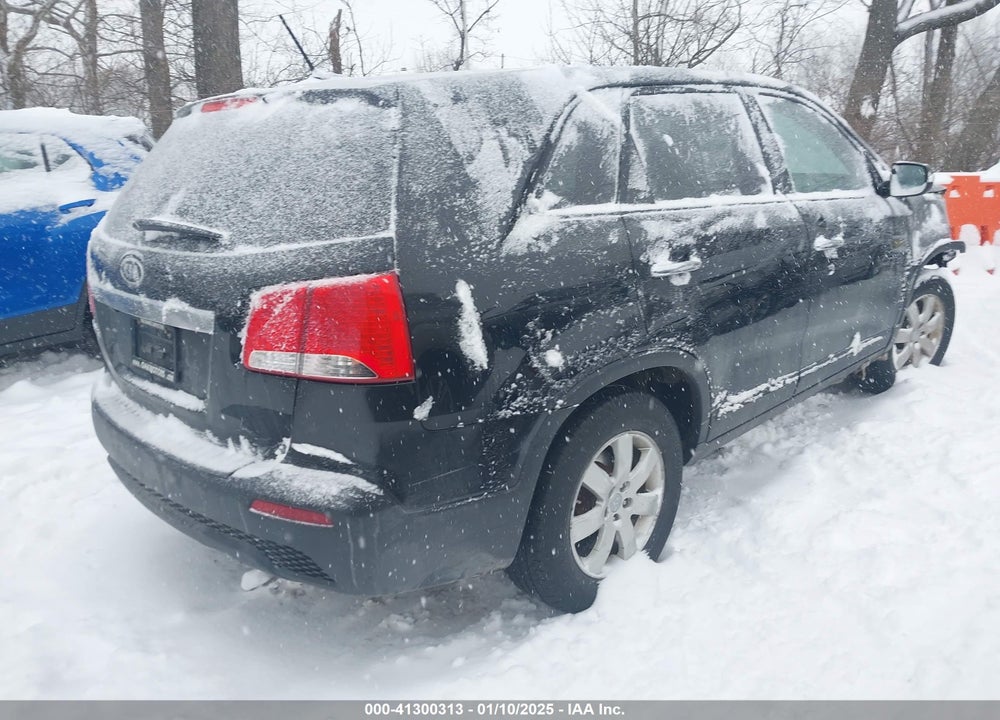 2013 KIA SORENTO VIN: 5XYKT3A11DG401159
