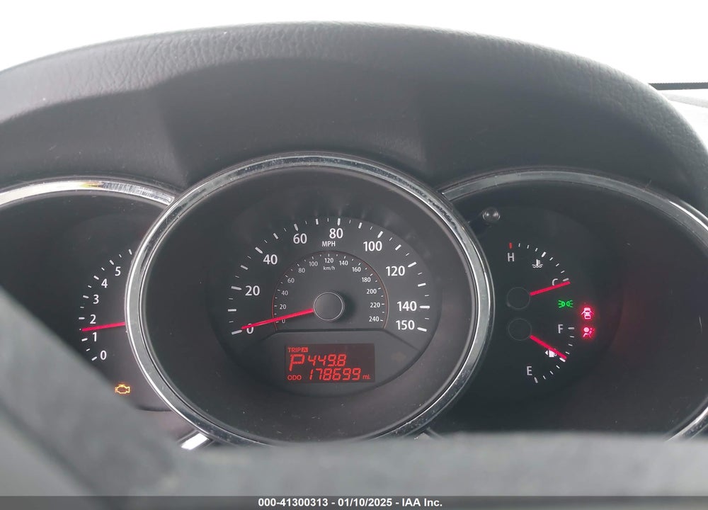 2013 KIA SORENTO VIN: 5XYKT3A11DG401159