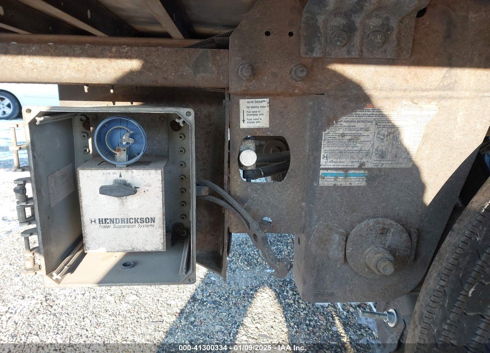 2010 UTILITY TRAILER MFG --- VIN: 1UYVS2535AU891915