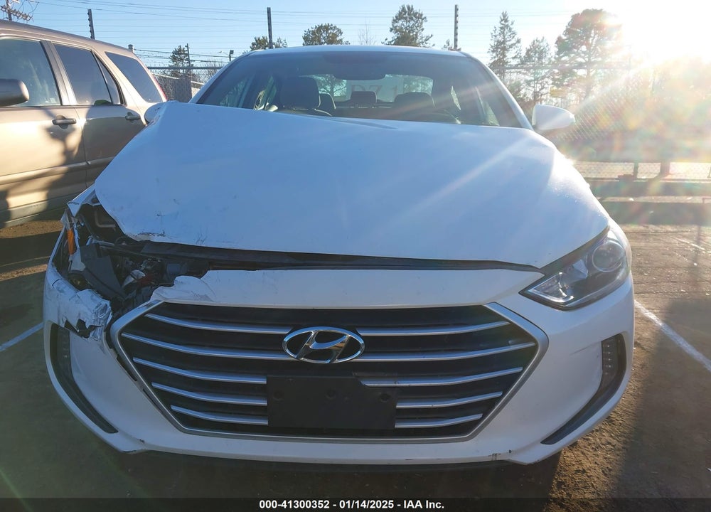 2018 HYUNDAI ELANTRA VIN: 5NPD84LF5JH341223