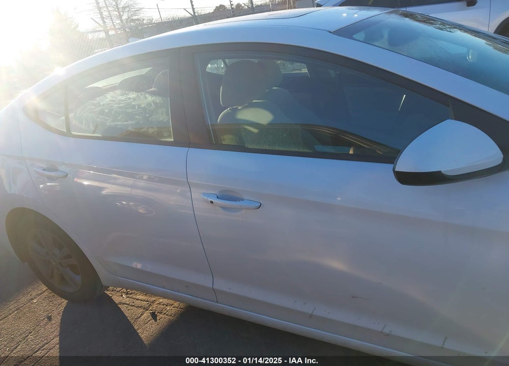 2018 HYUNDAI ELANTRA VIN: 5NPD84LF5JH341223