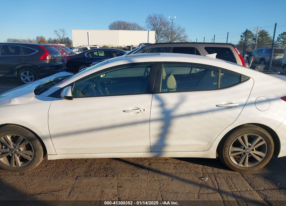 2018 HYUNDAI ELANTRA VIN: 5NPD84LF5JH341223