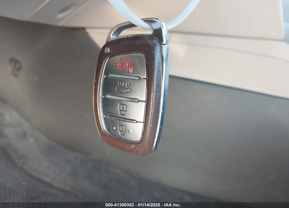 2018 HYUNDAI ELANTRA VIN: 5NPD84LF5JH341223