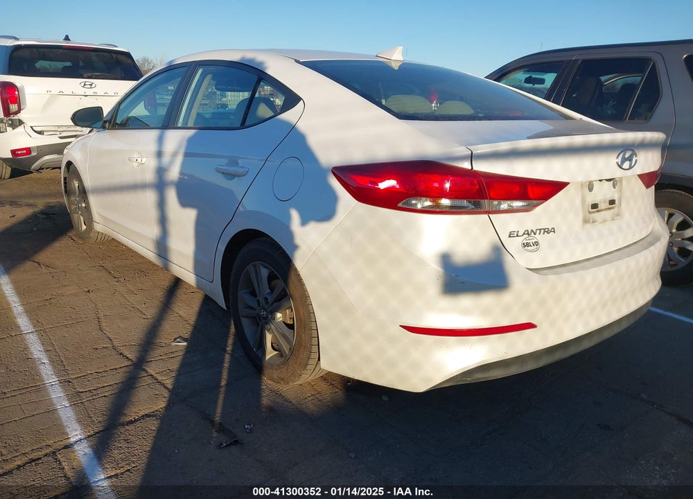 2018 HYUNDAI ELANTRA VIN: 5NPD84LF5JH341223
