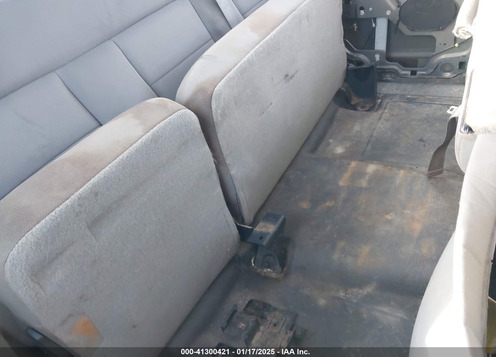2005 FORD F-150 STX/XL/XLT VIN: 1FTRX14W05FB27858