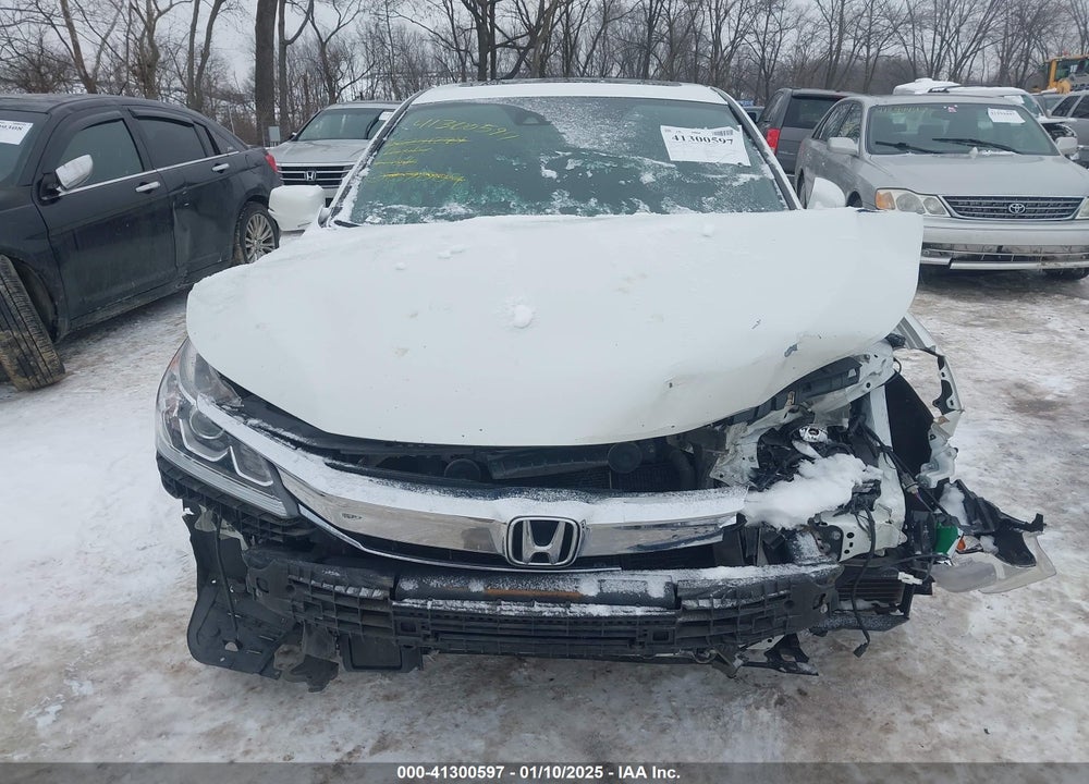 2017 HONDA ACCORD VIN: JHMCR6F56HC027009
