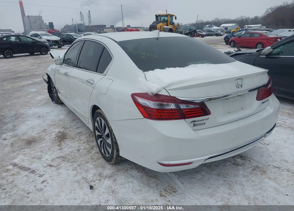 2017 HONDA ACCORD VIN: JHMCR6F56HC027009