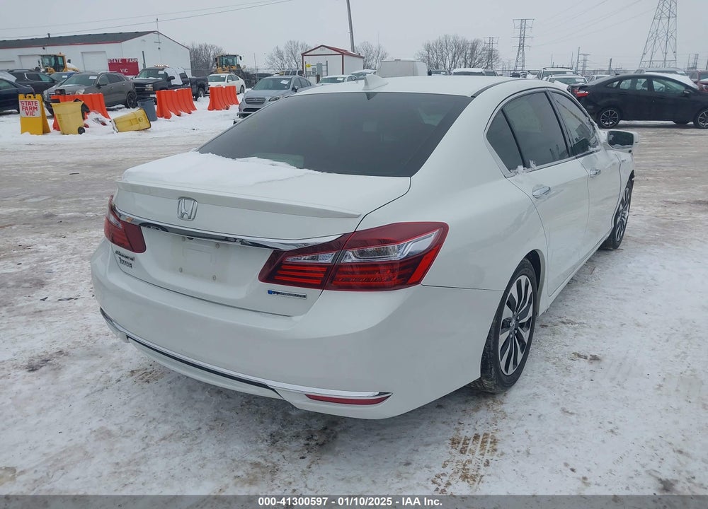 2017 HONDA ACCORD VIN: JHMCR6F56HC027009