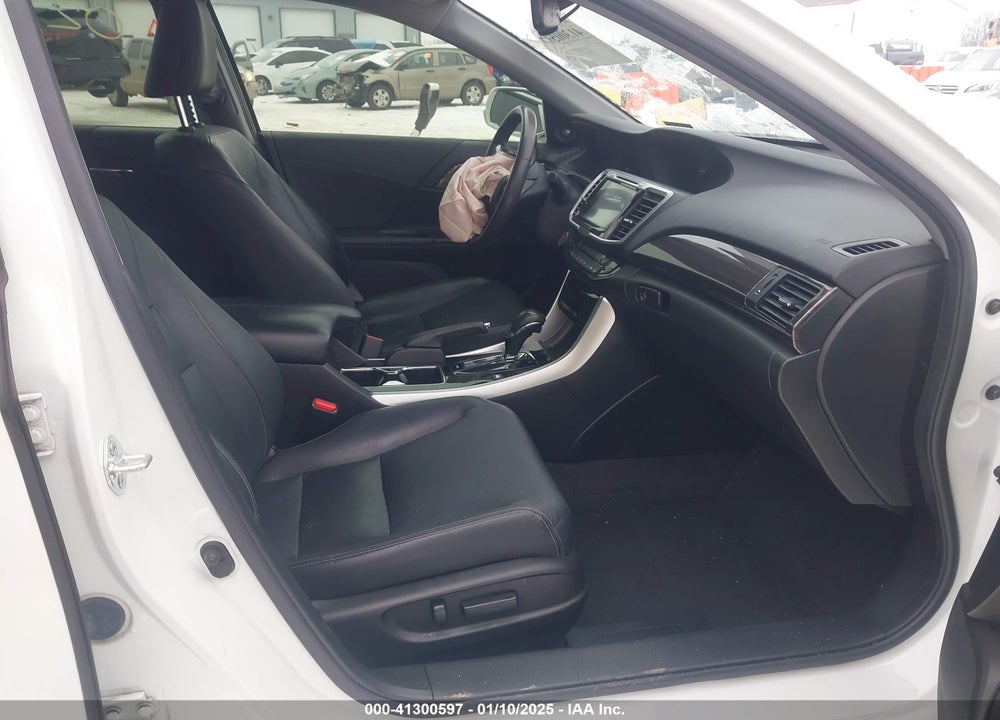 2017 HONDA ACCORD VIN: JHMCR6F56HC027009