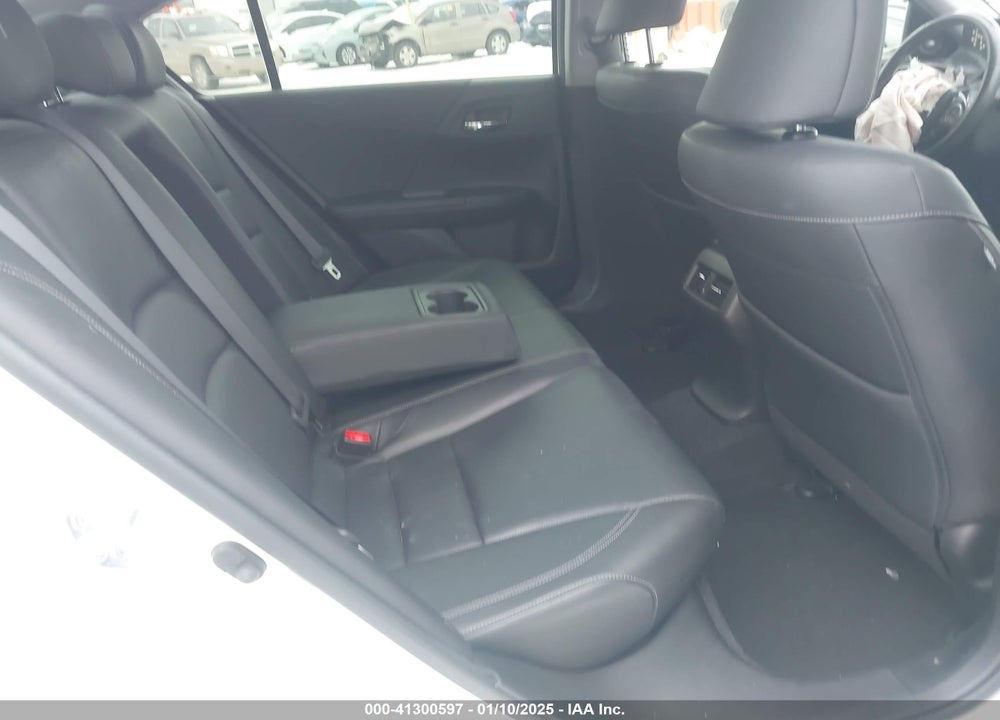 2017 HONDA ACCORD VIN: JHMCR6F56HC027009