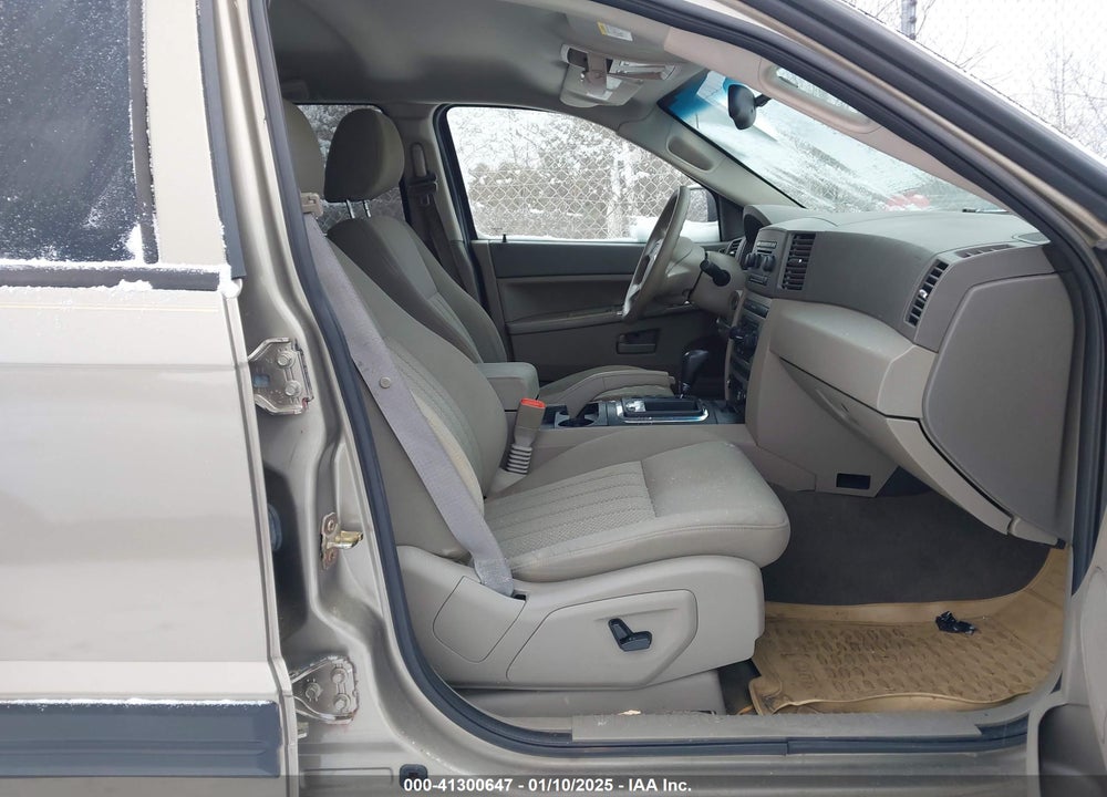 2005 JEEP GRAND CHEROKEE LAREDO VIN: 1J4HR48N75C727670