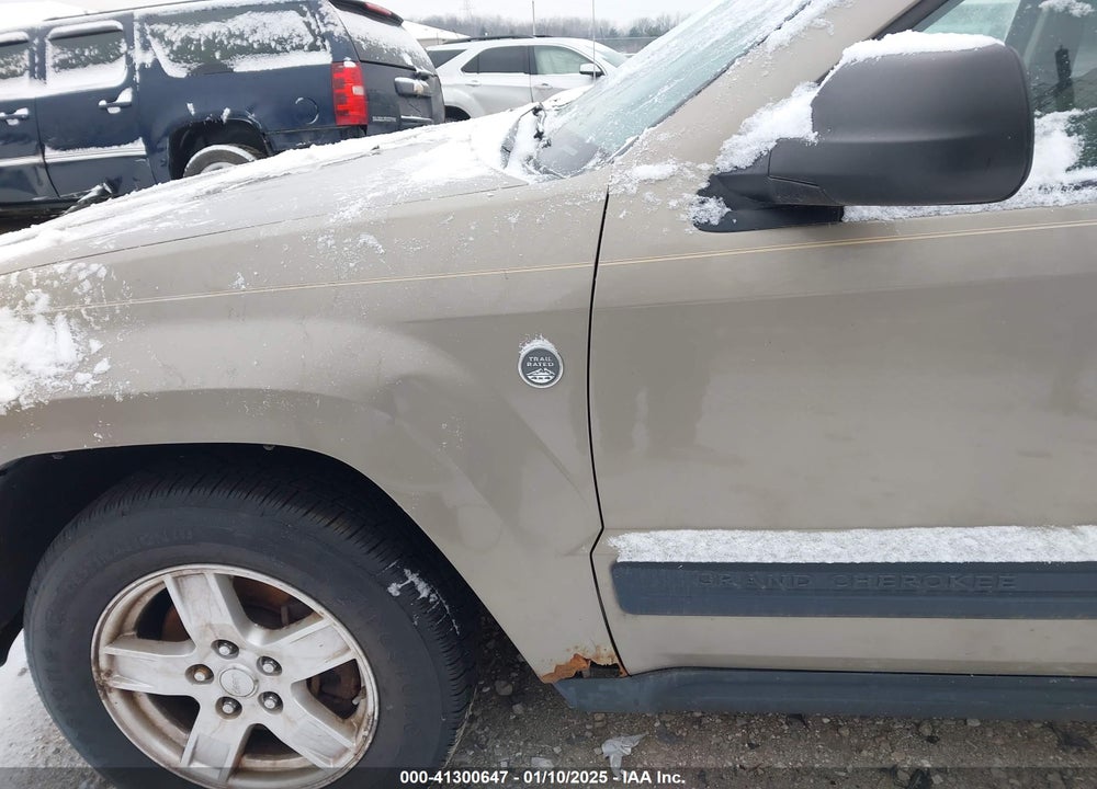 2005 JEEP GRAND CHEROKEE LAREDO VIN: 1J4HR48N75C727670