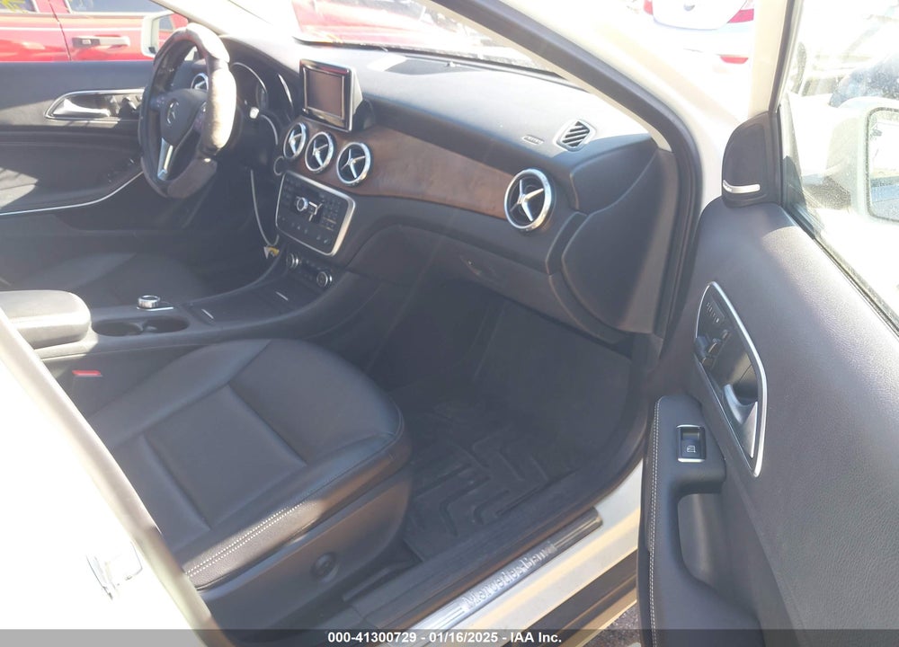 2015 MERCEDES-BENZ GLA 250 4MATIC VIN: WDCTG4GB7FJ175561
