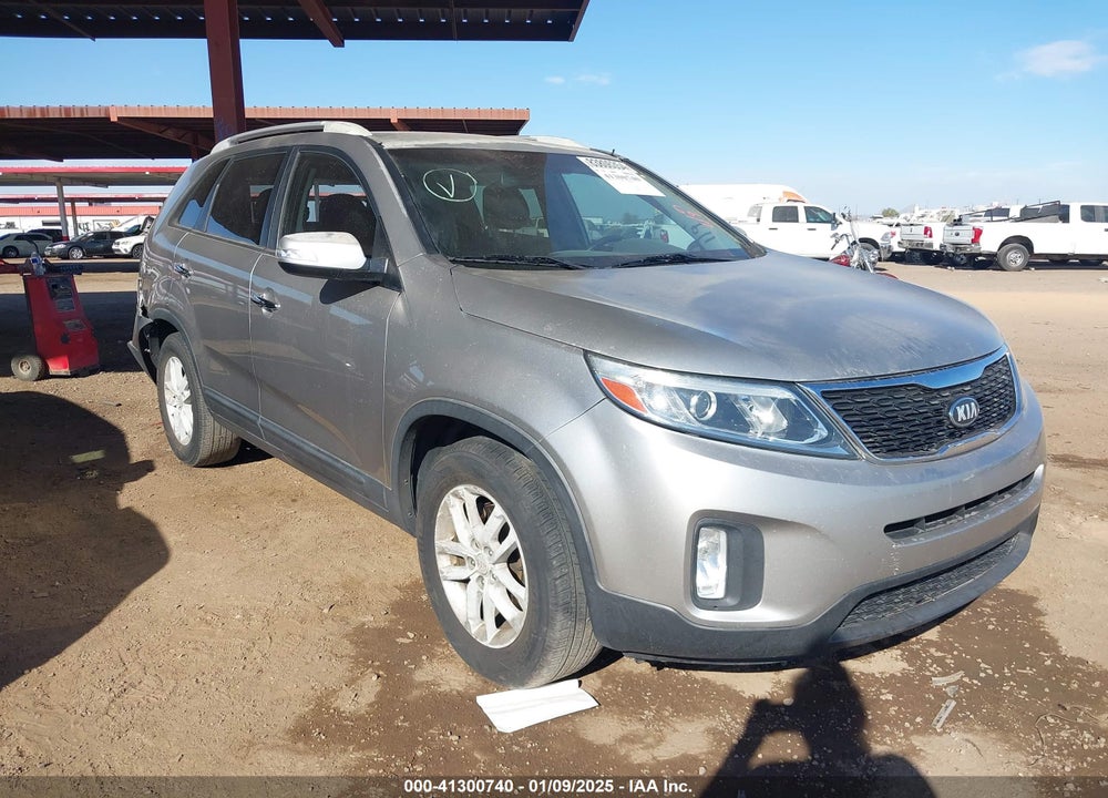 2014 KIA SORENTO LX VIN: 5XYKT3A63EG456189