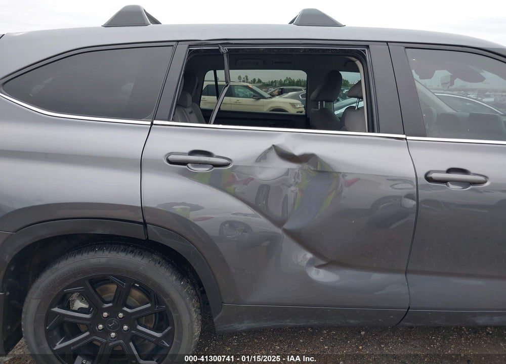 2023 TOYOTA HIGHLANDER LE VIN: 5TDKDRAH5PS509207