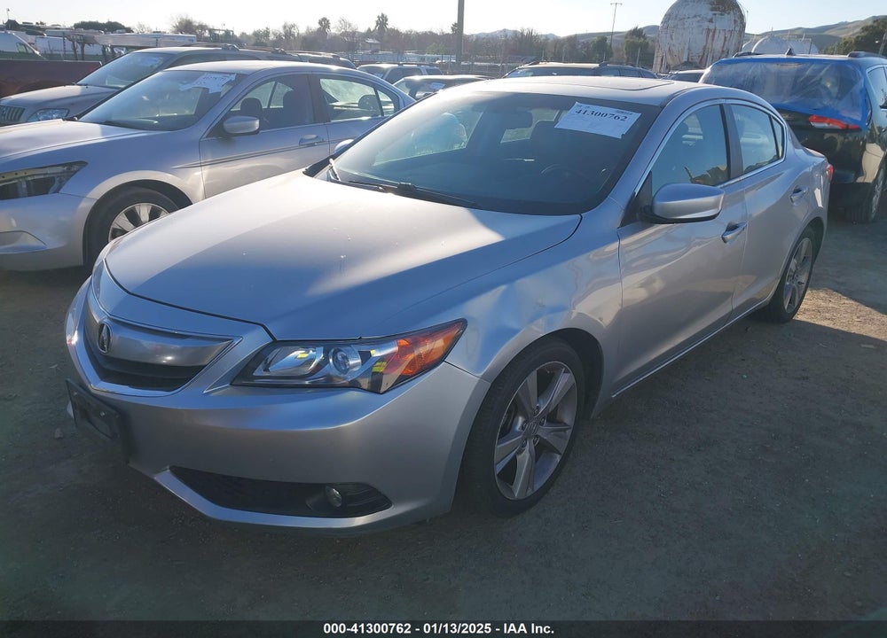 2013 ACURA ILX 2.0L VIN: 19VDE1F56DE010789