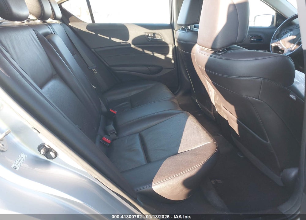 2013 ACURA ILX 2.0L VIN: 19VDE1F56DE010789