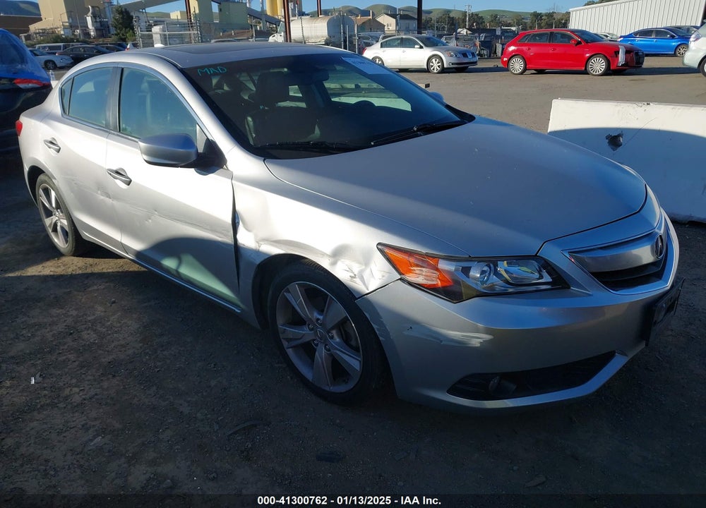 2013 ACURA ILX 2.0L VIN: 19VDE1F56DE010789