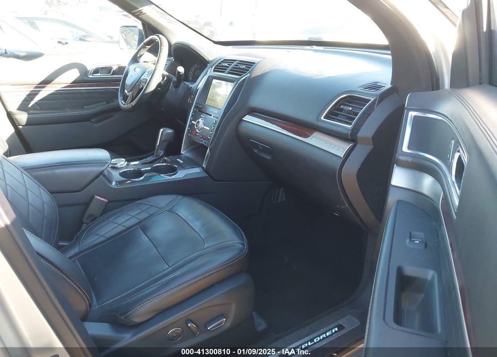 2018 FORD EXPLORER PLATINUM VIN: 1FM5K8HT4JGB45060
