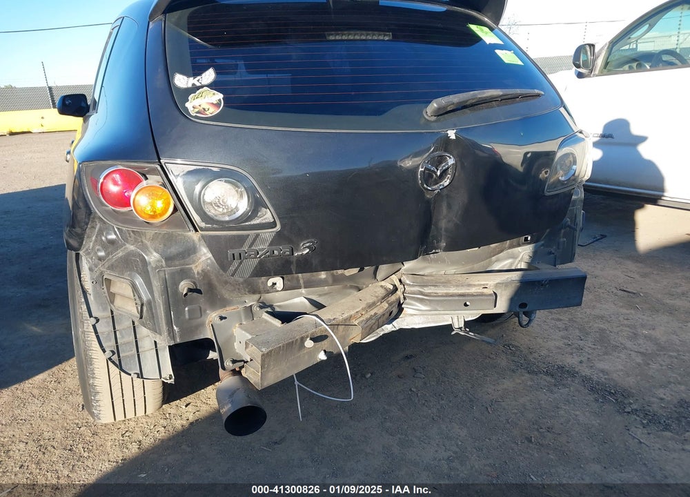 2005 MAZDA 3 S VIN: JM1BK143351270211