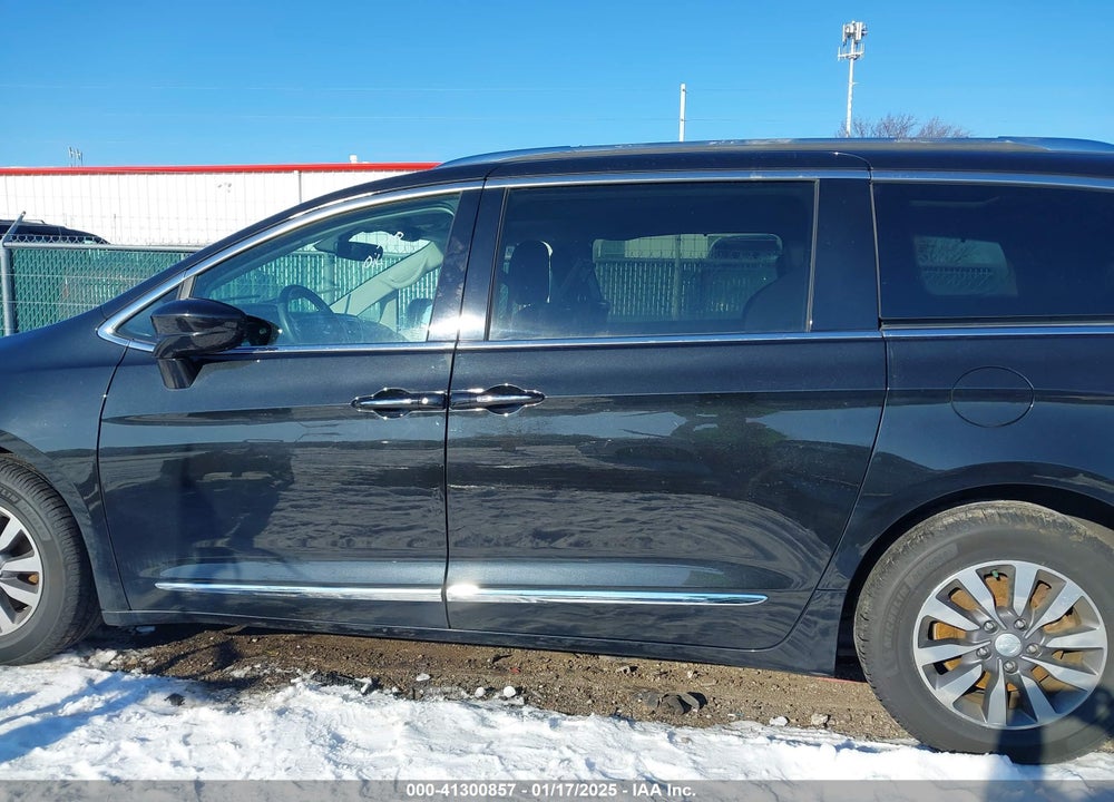 2019 CHRYSLER PACIFICA TOURING L PLUS VIN: 2C4RC1EGXKR617263