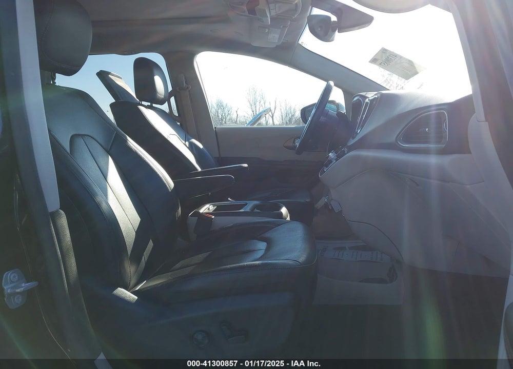 2019 CHRYSLER PACIFICA TOURING L PLUS VIN: 2C4RC1EGXKR617263
