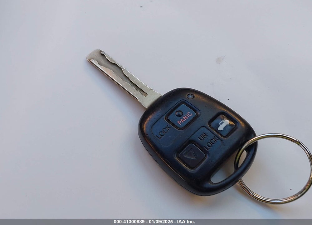 2003 LEXUS ES 300 VIN: JTHBF30G836015240