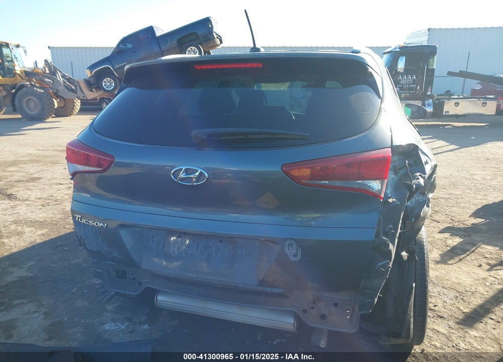 2016 HYUNDAI TUCSON SE VIN: KM8J33A4XGU026456