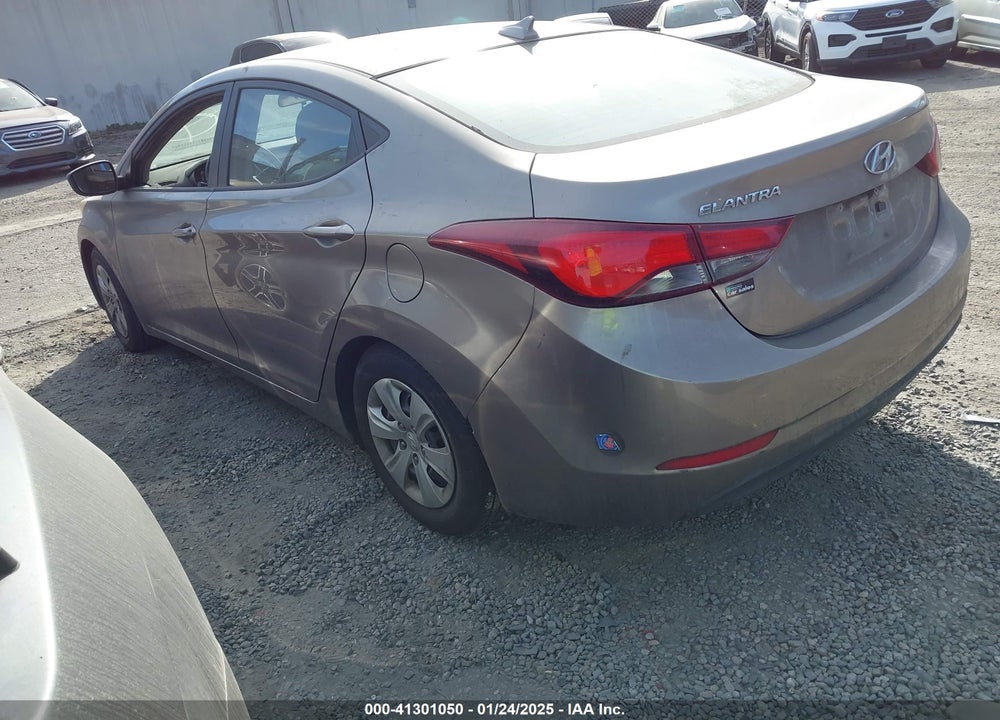 2016 HYUNDAI ELANTRA SE VIN: 5NPDH4AE7GH693402