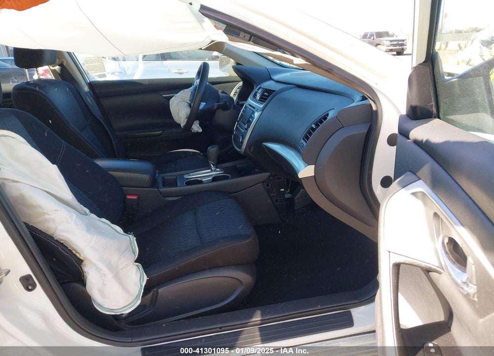 2017 NISSAN ALTIMA VIN: 1N4AL3AP1HN310770
