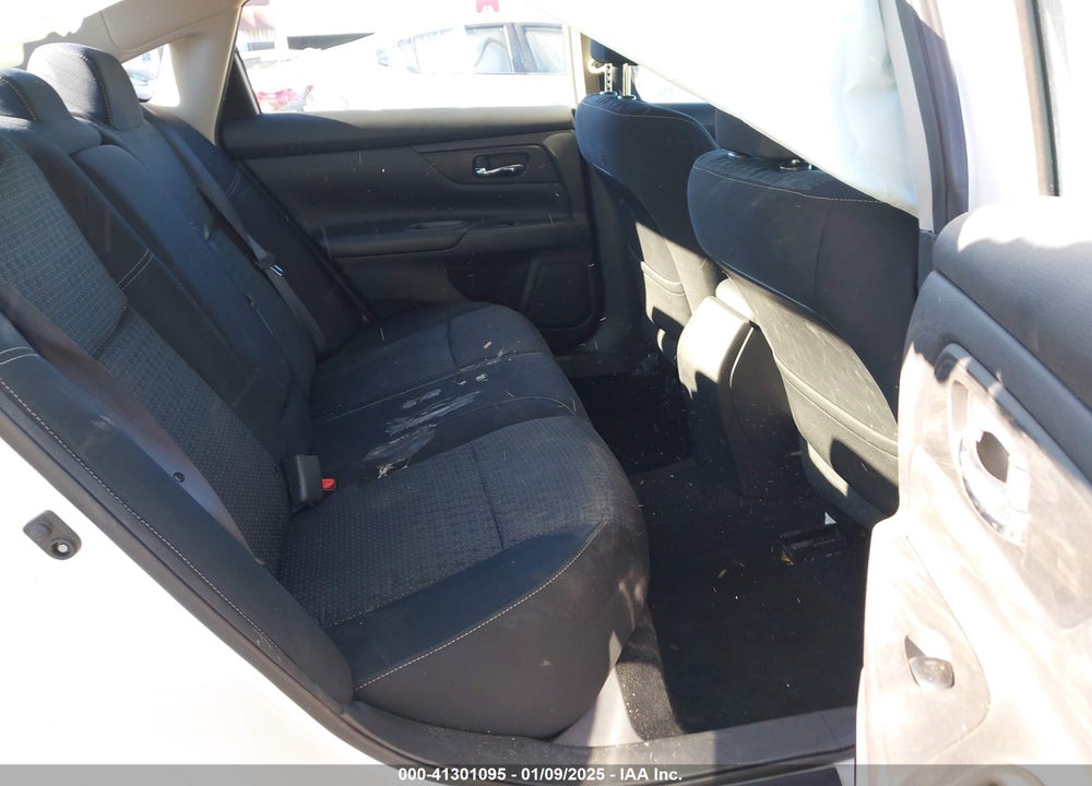 2017 NISSAN ALTIMA VIN: 1N4AL3AP1HN310770