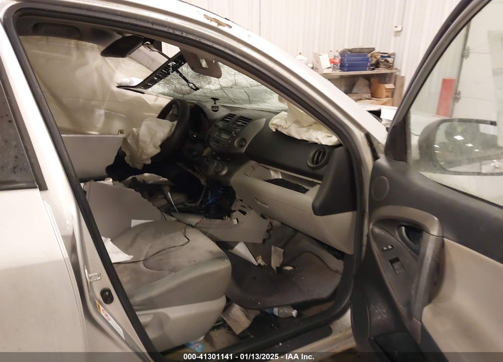 2009 TOYOTA RAV4 BASE V6 VIN: JTMBK33V89D004251