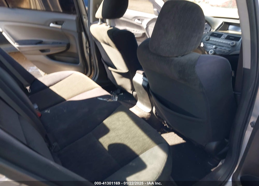2010 HONDA ACCORD 2.4 LX VIN: 1HGCP2F39AA044436