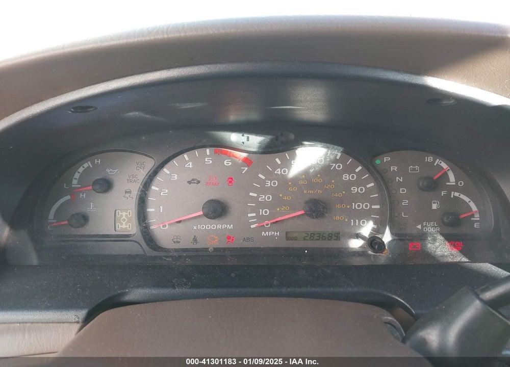 2002 TOYOTA SEQUOIA LIMITED V8 VIN: 5TDBT48A02S064544