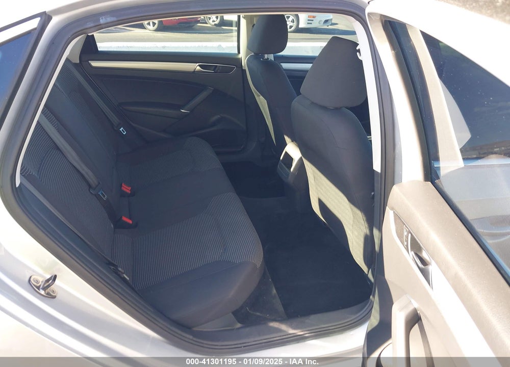 2016 VOLKSWAGEN PASSAT VIN: 1VWAT7A3XGC057227