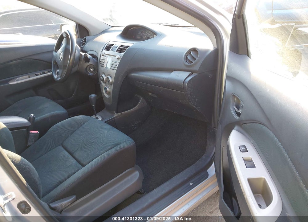 2010 TOYOTA YARIS VIN: JTDBT4K31A1363790