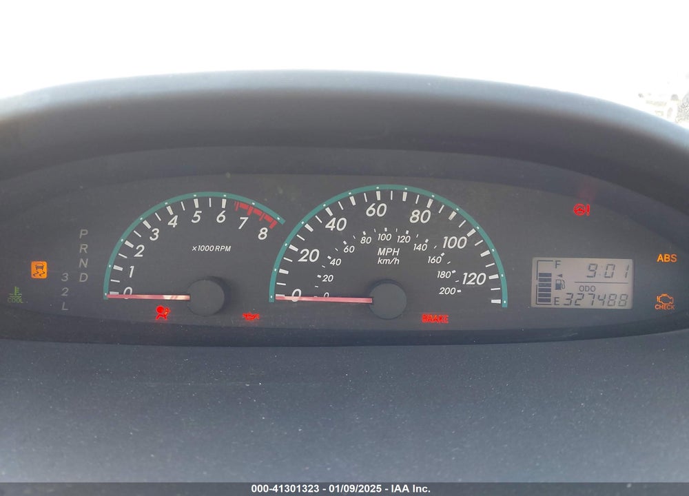 2010 TOYOTA YARIS VIN: JTDBT4K31A1363790