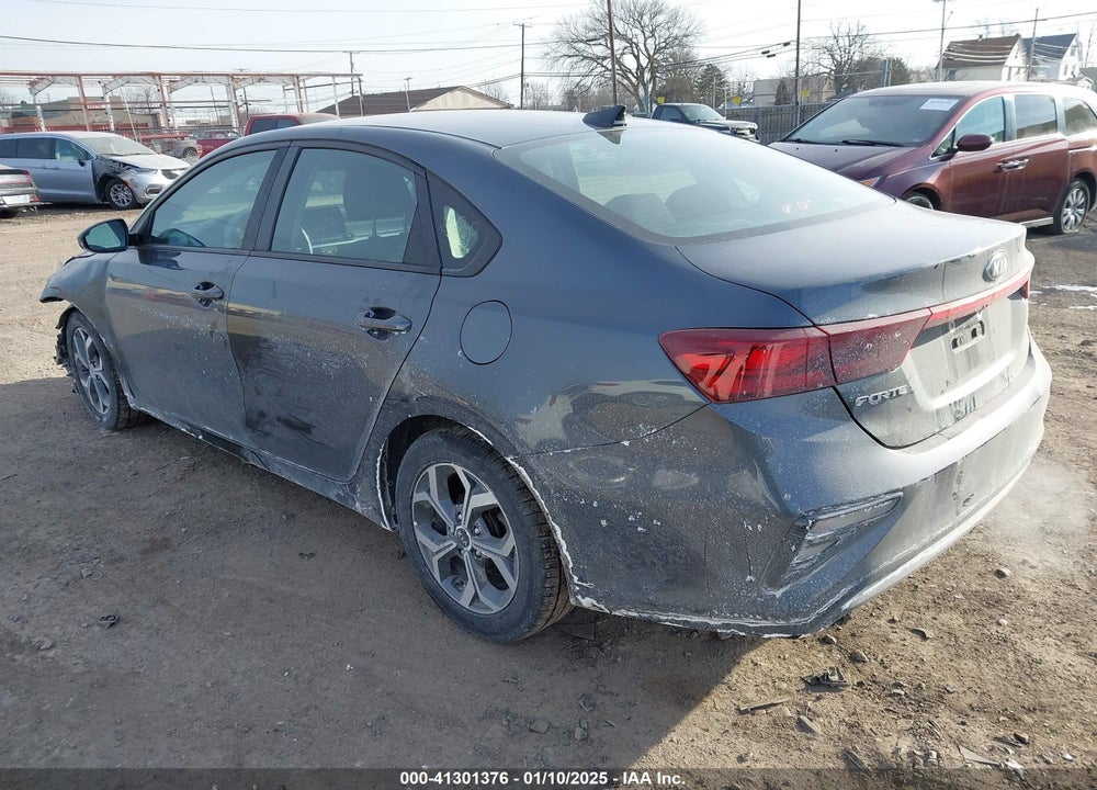 2019 KIA FORTE LXS VIN: 3KPF24AD9KE099120