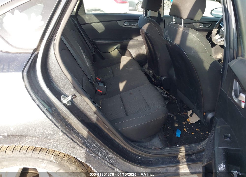 2019 KIA FORTE LXS VIN: 3KPF24AD9KE099120