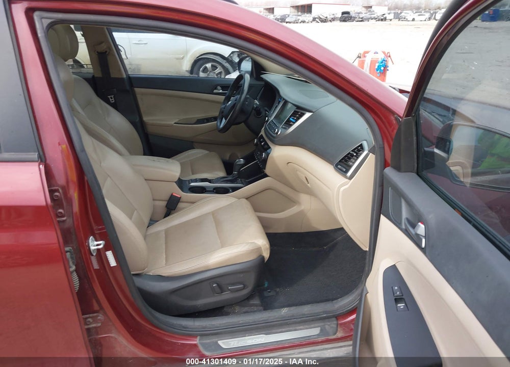 2016 HYUNDAI TUCSON LIMITED VIN: KM8J33A28GU074746