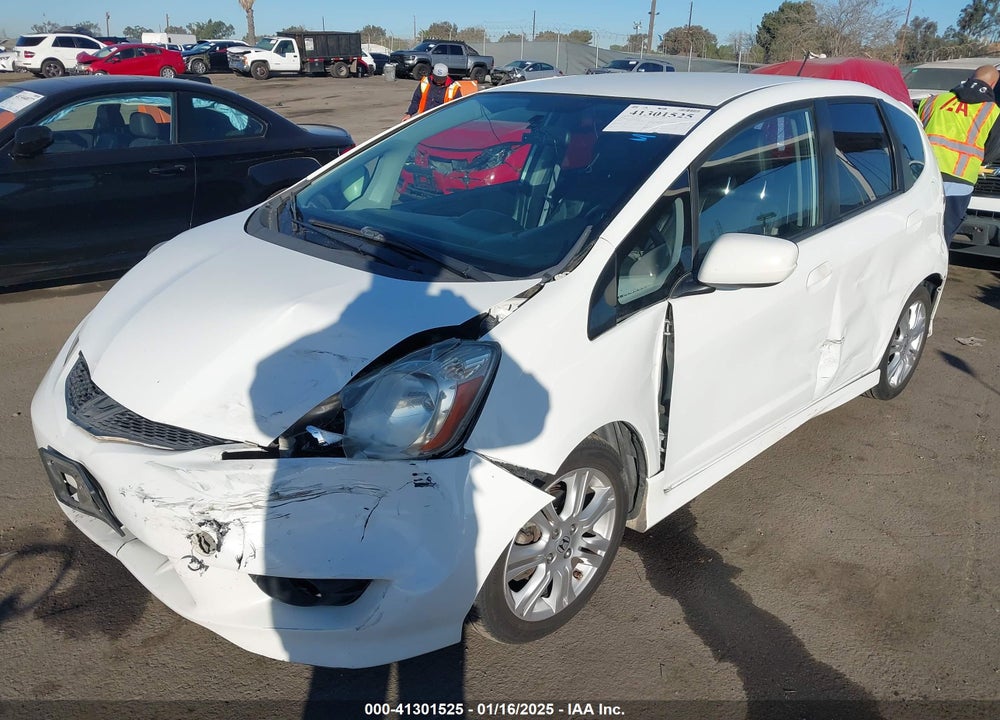 2011 HONDA FIT SPORT VIN: JHMGE8H50BS003310