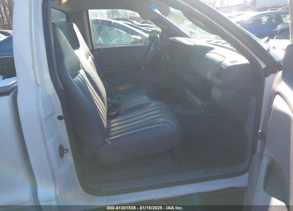 2000 DODGE DAKOTA SLT/SPORT VIN: 1B7FL26X9YS684760