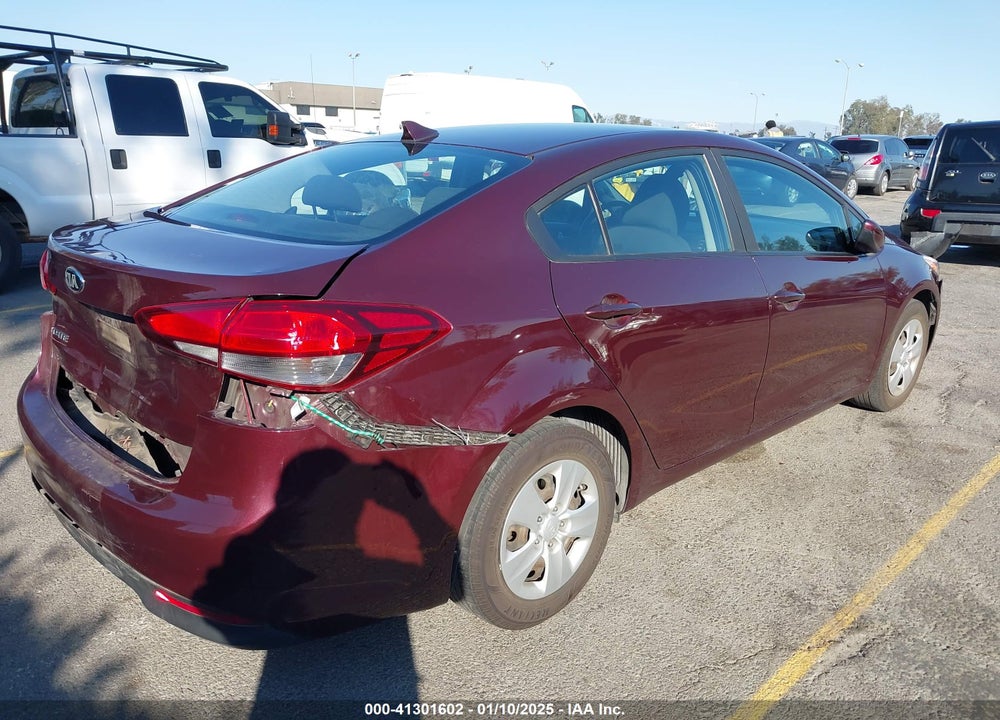 2018 KIA FORTE LX VIN: 3KPFK4A78JE186550