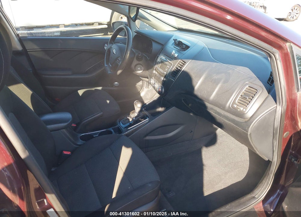 2018 KIA FORTE LX VIN: 3KPFK4A78JE186550