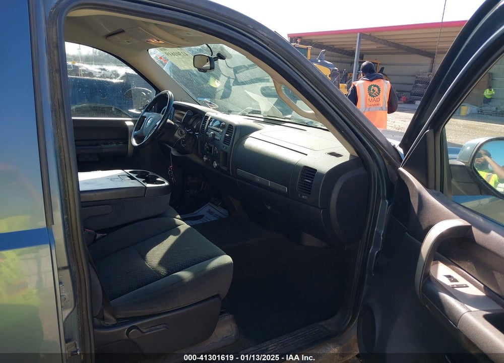 2008 CHEVROLET SILVERADO 1500 LT1 VIN: 2GCEC13J681207306